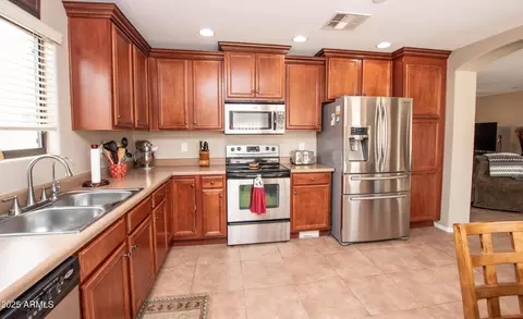 Kitchen - 2101 S Meridian Rd #176, Apache Junction, AZ 85120 photo 4 of 4