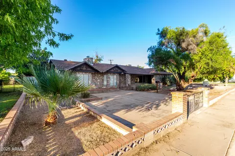 344 E Aepli Dr, Tempe, AZ 85282 photo 2