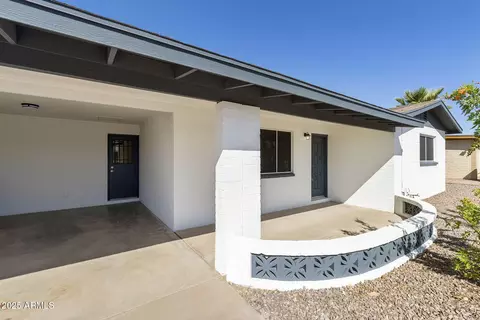 Exterior - 1346 S Main Dr, Apache Junction, AZ 85120 photo 2 of 8