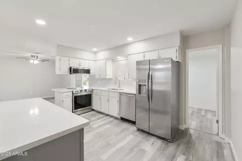 Kitchen - 1346 S Main Dr, Apache Junction, AZ 85120 photo 1 of 2