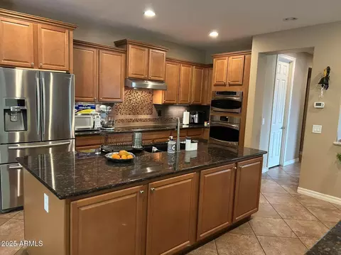 Kitchen - 2585 E Carob Dr, Gilbert, AZ 85298 photo 8 of 8