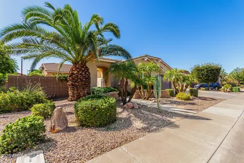 Exterior - 2585 E Carob Dr, Gilbert, AZ 85298 photo 2 of 23