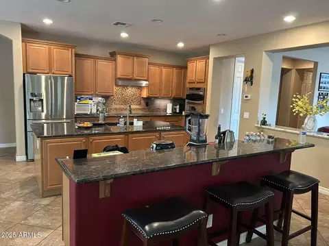 Kitchen - 2585 E Carob Dr, Gilbert, AZ 85298 photo 7 of 8