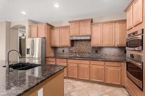 Kitchen - 2585 E Carob Dr, Gilbert, AZ 85298 photo 3 of 8