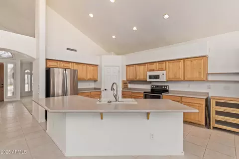 Kitchen - 1741 E Ross Ave E, Phoenix, AZ 85024 photo 2 of 2