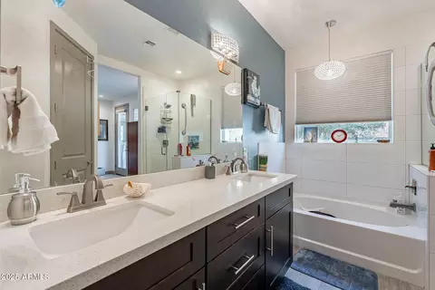 Bath - 2254 N Pinaleno Pass, Globe, AZ 85501 photo 1 of 4