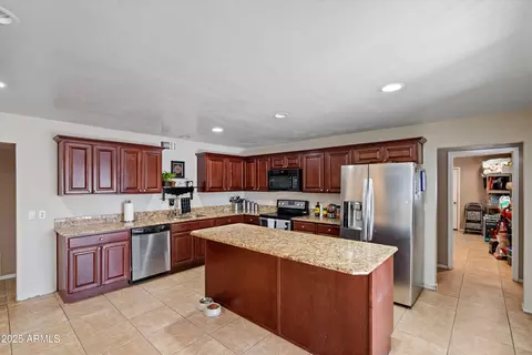 Kitchen - 619 N Date St, Mesa, AZ 85201 photo 3 of 4