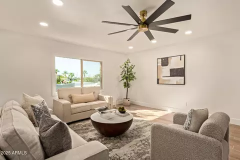Living - 4201 E Camelback Rd #28, Phoenix, AZ 85018 photo 1 of 2