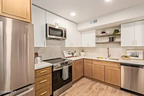 4201 E Camelback Rd #28, Phoenix, AZ 85018
