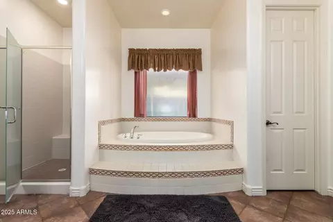 Bath - 4352 E Santa Fe Ct, Gilbert, AZ 85297 photo 1 of 5