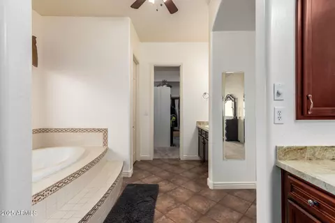 Bath - 4352 E Santa Fe Ct, Gilbert, AZ 85297 photo 2 of 5