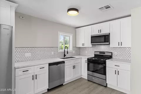 Kitchen - 1921 E Yale St, Phoenix, AZ 85006 photo 4 of 4