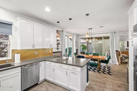 4646 E Daley Ln, Phoenix, AZ 85050 photo 7