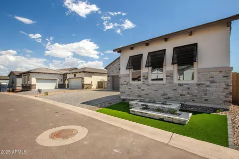 Exterior - 5817 E Sanford St, Mesa, AZ 85215 photo 2 of 7