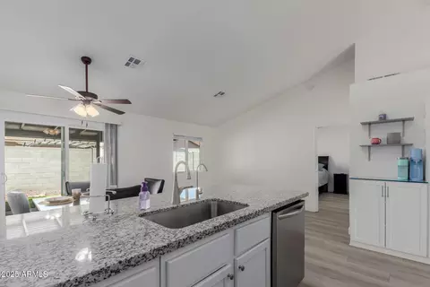 Kitchen - 3038 W Irma Ln, Phoenix, AZ 85027 photo 2 of 3