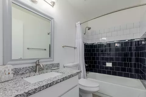 Bath - 3038 W Irma Ln, Phoenix, AZ 85027 photo 3 of 3