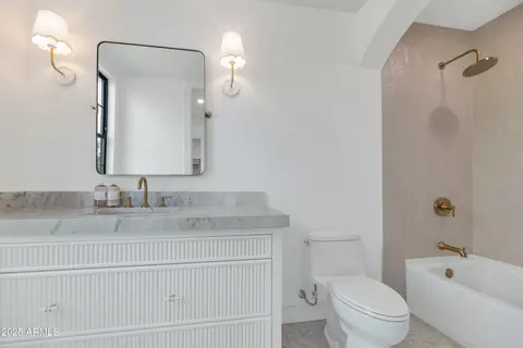 Bath - 4244 N 45th Pl, Phoenix, AZ 85018 photo 5 of 7