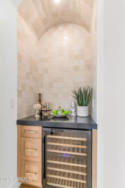 Kitchen - 4244 N 45th Pl, Phoenix, AZ 85018 photo 5 of 5