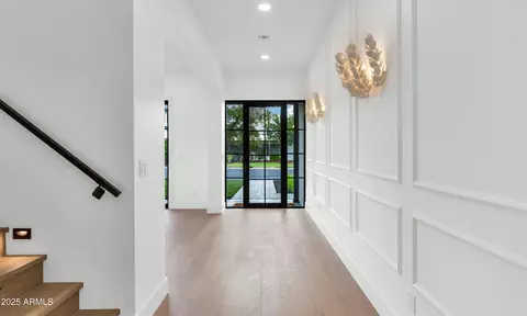 Entry Way - 4244 N 45th Pl, Phoenix, AZ 85018 photo 2 of 4