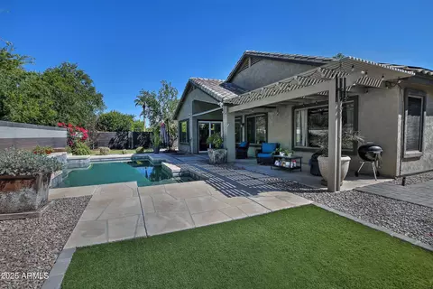Exterior - 1088 S Roca St, Gilbert, AZ 85296 photo 1 of 8