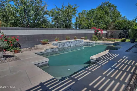 Exterior - 1088 S Roca St, Gilbert, AZ 85296 photo 3 of 8