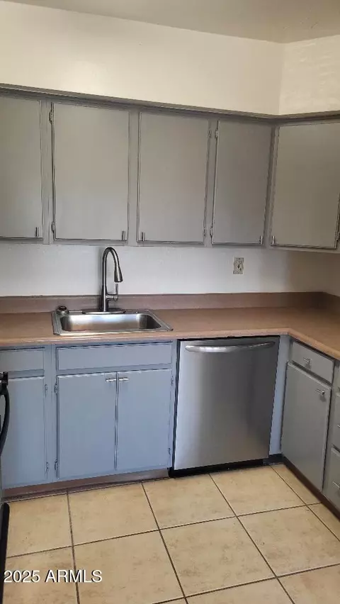Kitchen - 2326 E Paradise Ln, Phoenix, AZ 85022 photo 1 of 4
