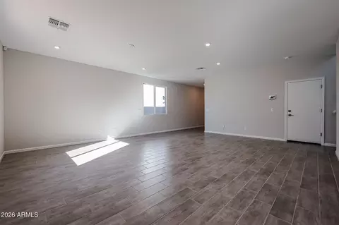Living - 2681 E Boulder Ave, Apache Junction, AZ 85119 photo 3 of 3