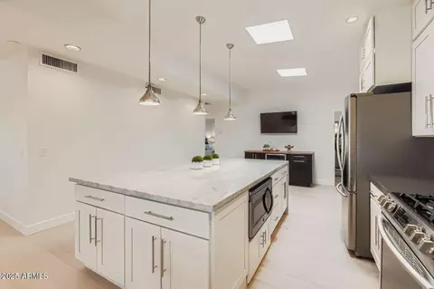 Kitchen - 3710 E Paradise Dr, Phoenix, AZ 85028 photo 2 of 4