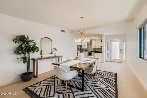 Dining - 3710 E Paradise Dr, Phoenix, AZ 85028 photo 2 of 2