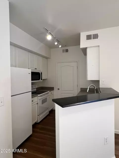 Kitchen - 1701 E Colter St #253, Phoenix, AZ 85016 photo 2 of 3