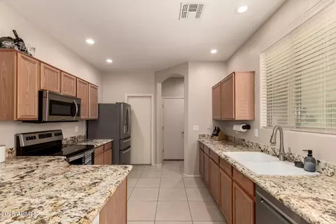 Kitchen - 1910 Emily Ln, Gilbert, AZ 85295 photo 2 of 4
