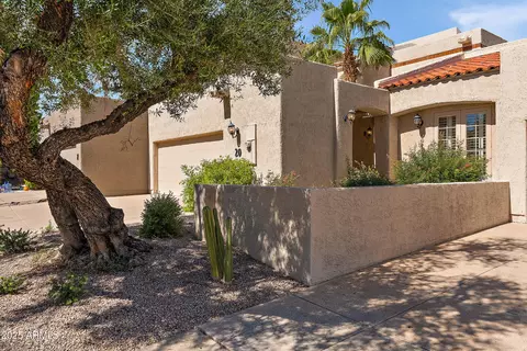 2626 E Arizona Biltmore Cir #20, Phoenix, AZ 85016