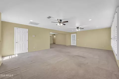 Living - 4507 N 38th St, Phoenix, AZ 85018 photo 2 of 6