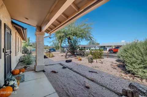 Exterior - 841 E Granada Ave, Apache Junction, AZ 85119 photo 2 of 9