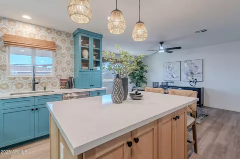Kitchen - 1133 E Fairmont Dr, Tempe, AZ 85282 photo 5 of 6
