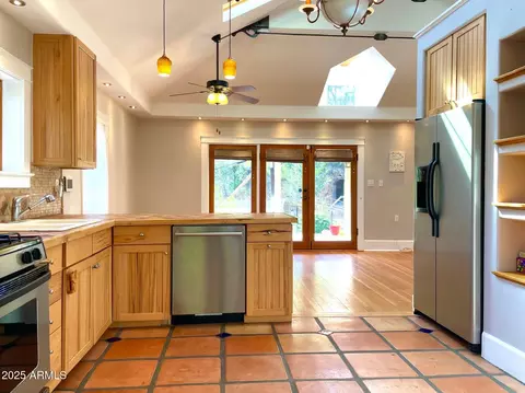 Kitchen - 11 Spring Cyn, Bisbee, AZ 85603 photo 2 of 4