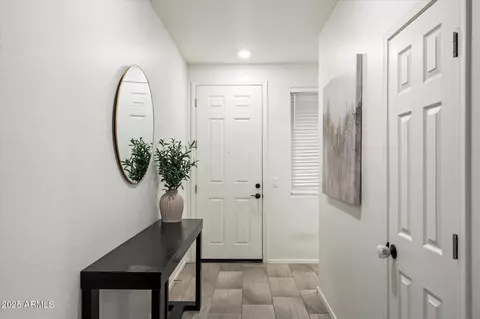 Entry Way - 7424 E Flower Ave, Mesa, AZ 85208 photo 4 of 4