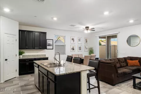 Entry Way - 7424 E Flower Ave, Mesa, AZ 85208 photo 3 of 4