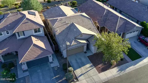 3927 E Blue Spruce Ln, Gilbert, AZ 85298 photo 3