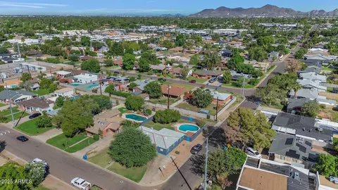 View/Area - 846 E Ocotillo Rd, Phoenix, AZ 85014 photo 4 of 6