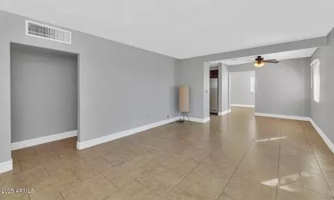 Living - 846 E Ocotillo Rd, Phoenix, AZ 85014 photo 3 of 7