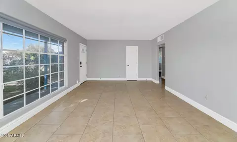 Living - 846 E Ocotillo Rd, Phoenix, AZ 85014 photo 1 of 7