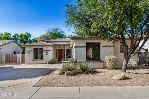 854 E Aquarius Pl, Chandler, AZ 85249