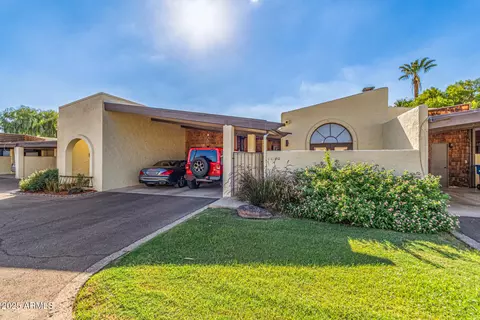 Exterior - 6640 N Chatelaine Pl, Phoenix, AZ 85014 photo 2 of 7
