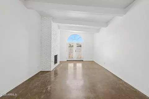 Living - 6640 N Chatelaine Pl, Phoenix, AZ 85014 photo 3 of 9