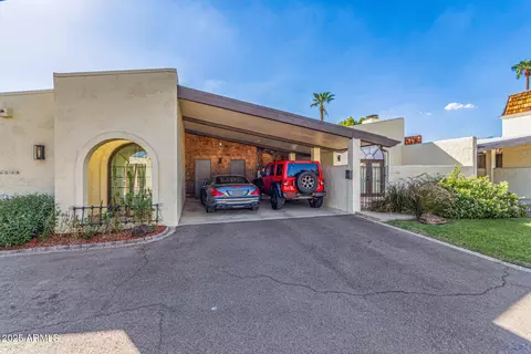 Exterior - 6640 N Chatelaine Pl, Phoenix, AZ 85014 photo 1 of 7