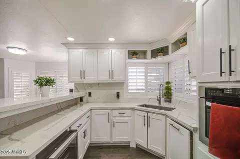 Kitchen - 17009 S 30th Way, Phoenix, AZ 85048 photo 2 of 3