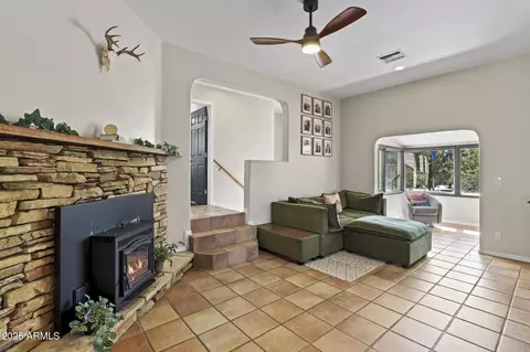 Living - 511 N Hemlock Cir, Payson, AZ 85541 photo 1 of 2