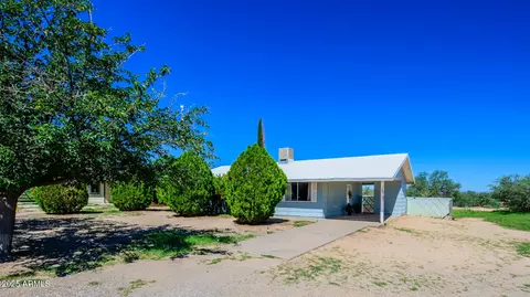 785 E Country Club Dr, Benson, AZ 85602