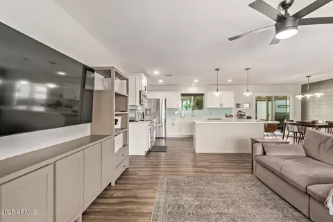1328 Evergreen St, Mesa, AZ 85203 photo 3
